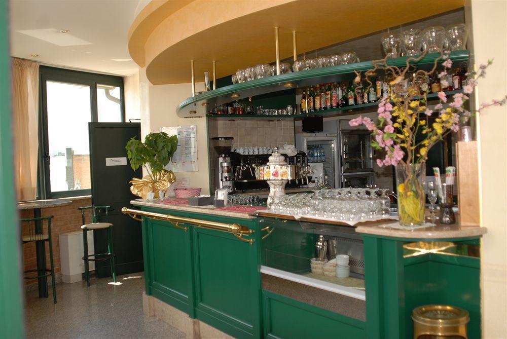 Hotel Gran Delta Di Alba-Invest Srl Rosolina Bagian luar foto
