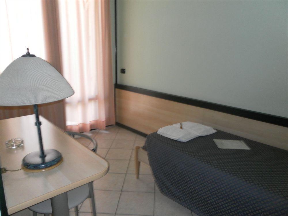 Hotel Gran Delta Di Alba-Invest Srl Rosolina Bagian luar foto
