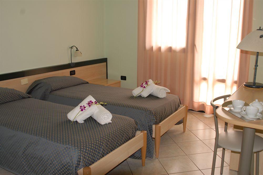 Hotel Gran Delta Di Alba-Invest Srl Rosolina Bagian luar foto