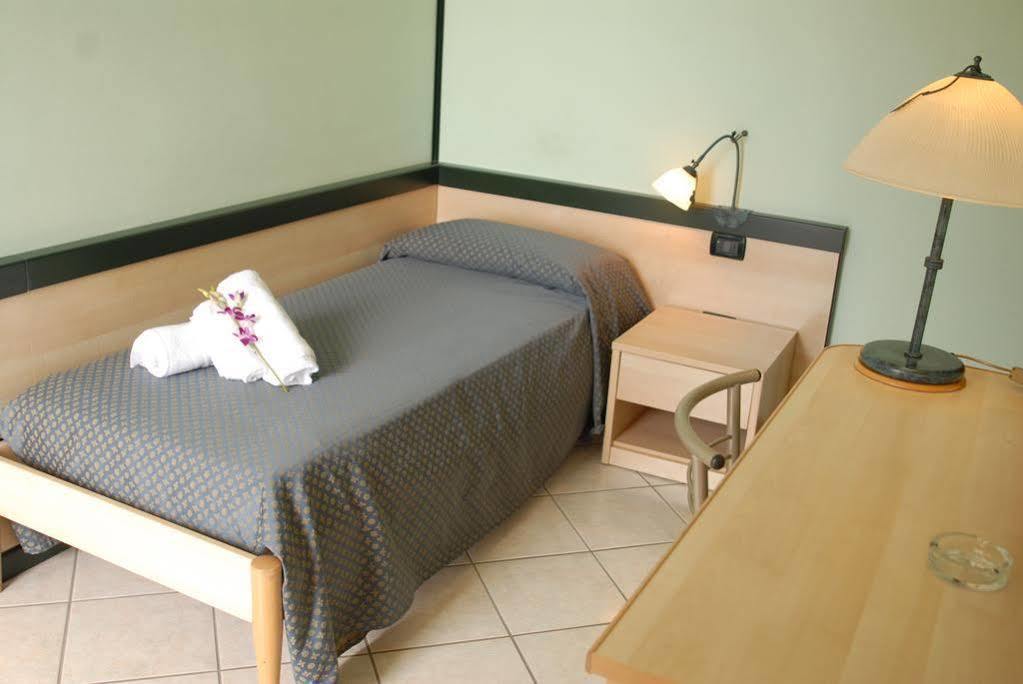 Hotel Gran Delta Di Alba-Invest Srl Rosolina Bagian luar foto